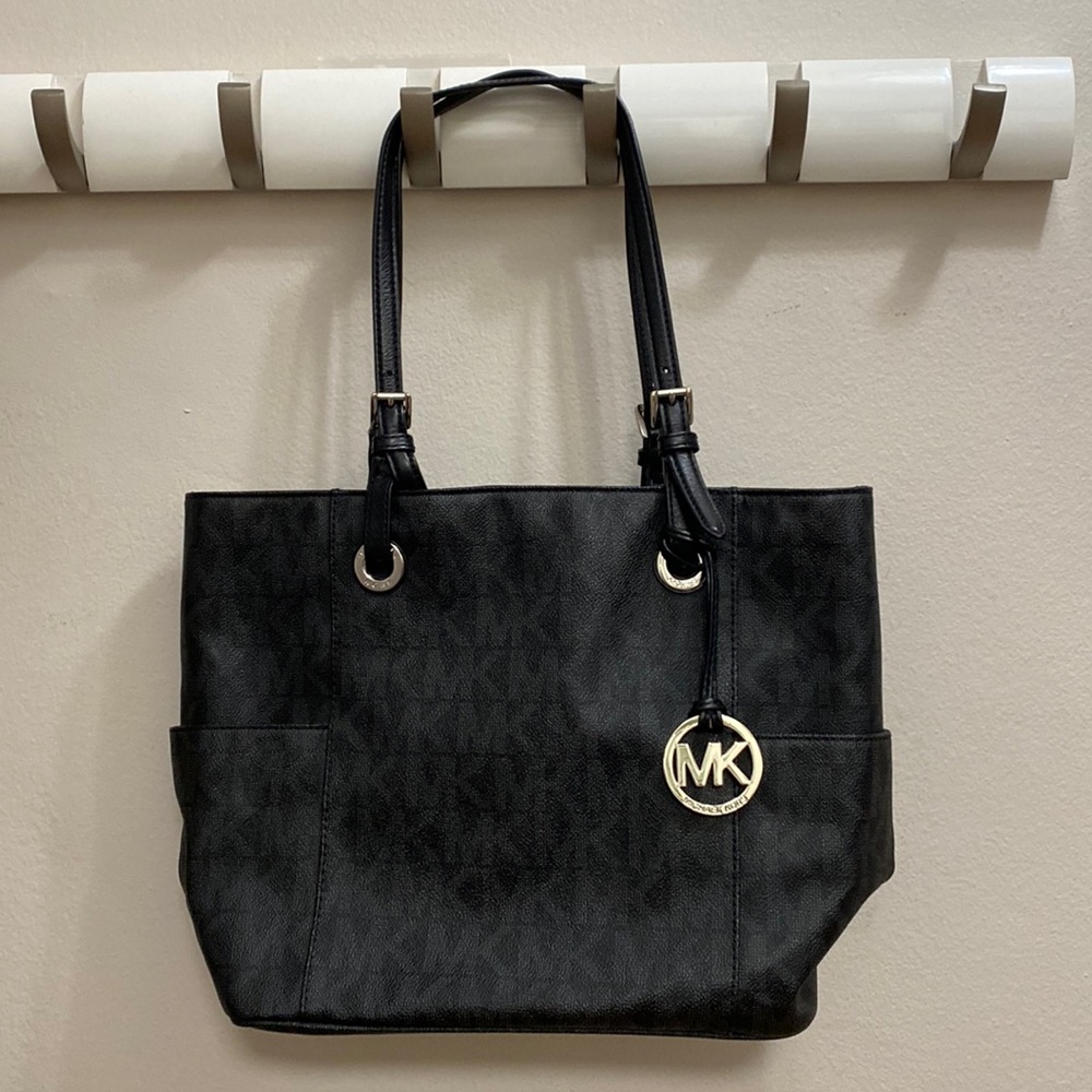 Michael Kors Jet Set Black Signature Tote MK Logo Silver Buckles w Dustbag
